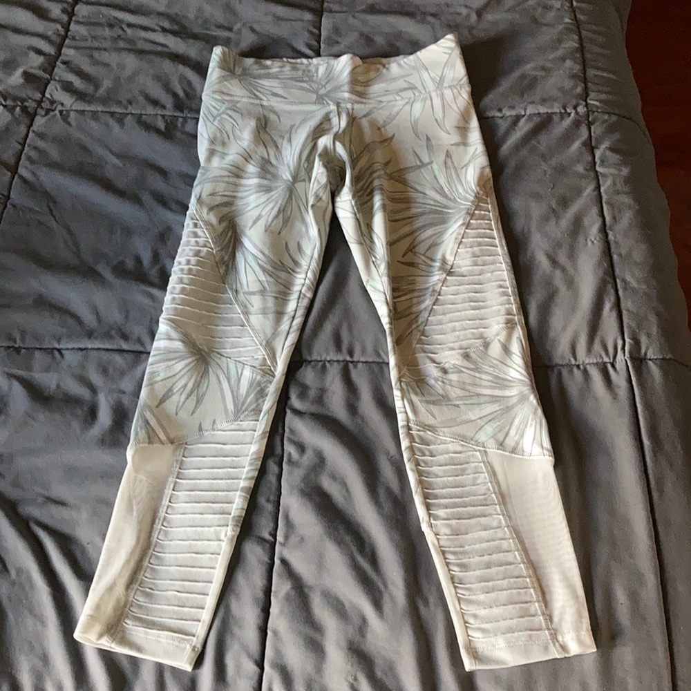 Victoria’s Secret Pink Athletic Leggings